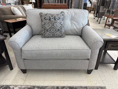 La-Z-Boy Laurel Stationary Sofa w/ Matching Chair & a Half