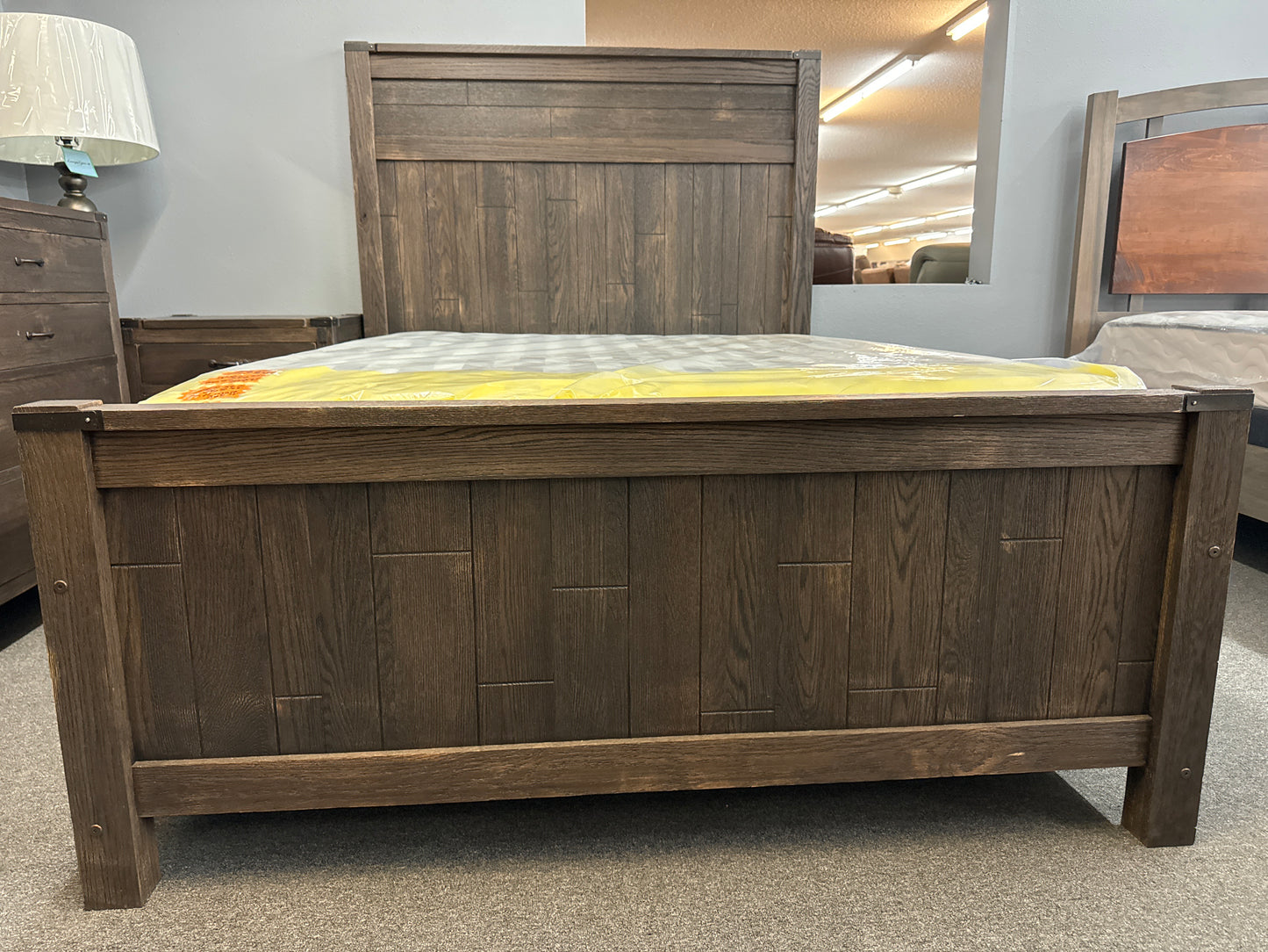 Queen Bed w/ 4 Drawer Platform Base