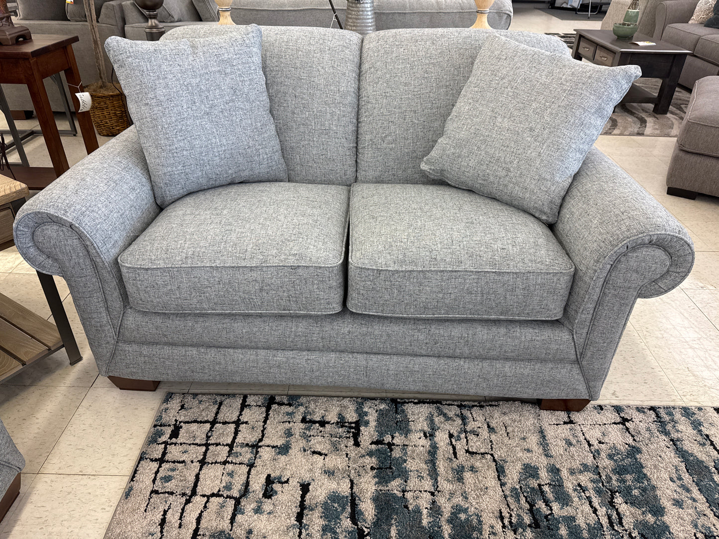 FACTORY SPECIAL La-Z-Boy Mackenzie Stationary Sofa w/ Matching Loveseat